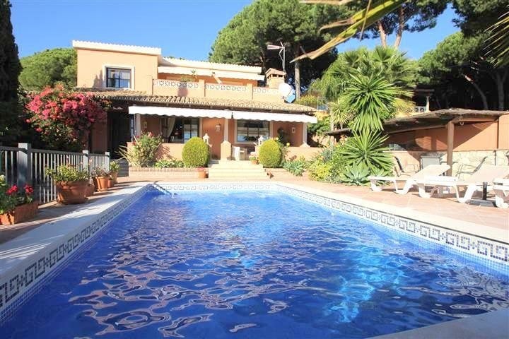 Marbella Estates - Villen zu verkaufen in Cabopino