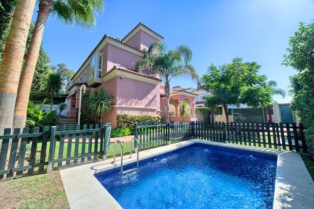 Marbella Estates - Villa till salu i Puerto Banus