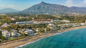 Puerto Banús vs. Surrounding Areas – Price Comparison Guide 2025